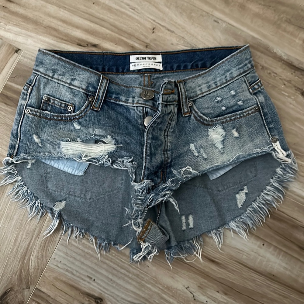 One Teaspoon Rollers Shorts size 23